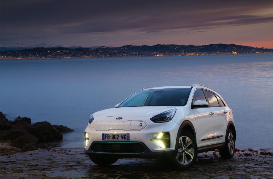  Kia e-Niro 2018 года  (WW) (фото 40 из 41)